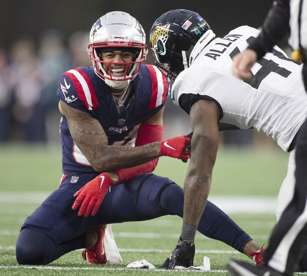 Kendrick Bourne dice que su compañero Mac Jones adelgazó y ya está para jugar