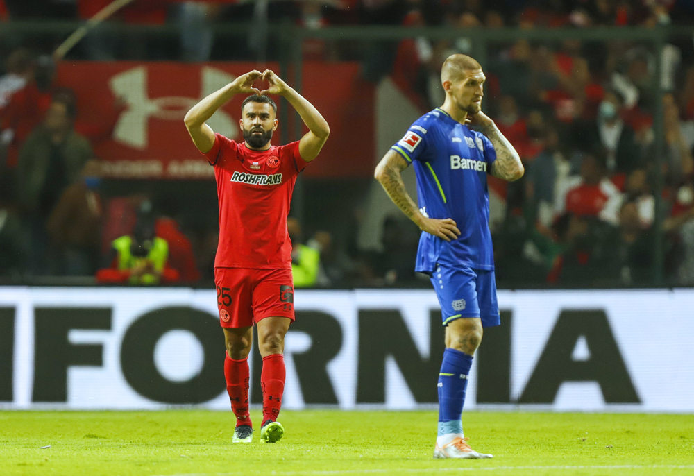 1-0. El Toluca vence al Bayer Leverkusen con gol del argentino Alexis Canelo