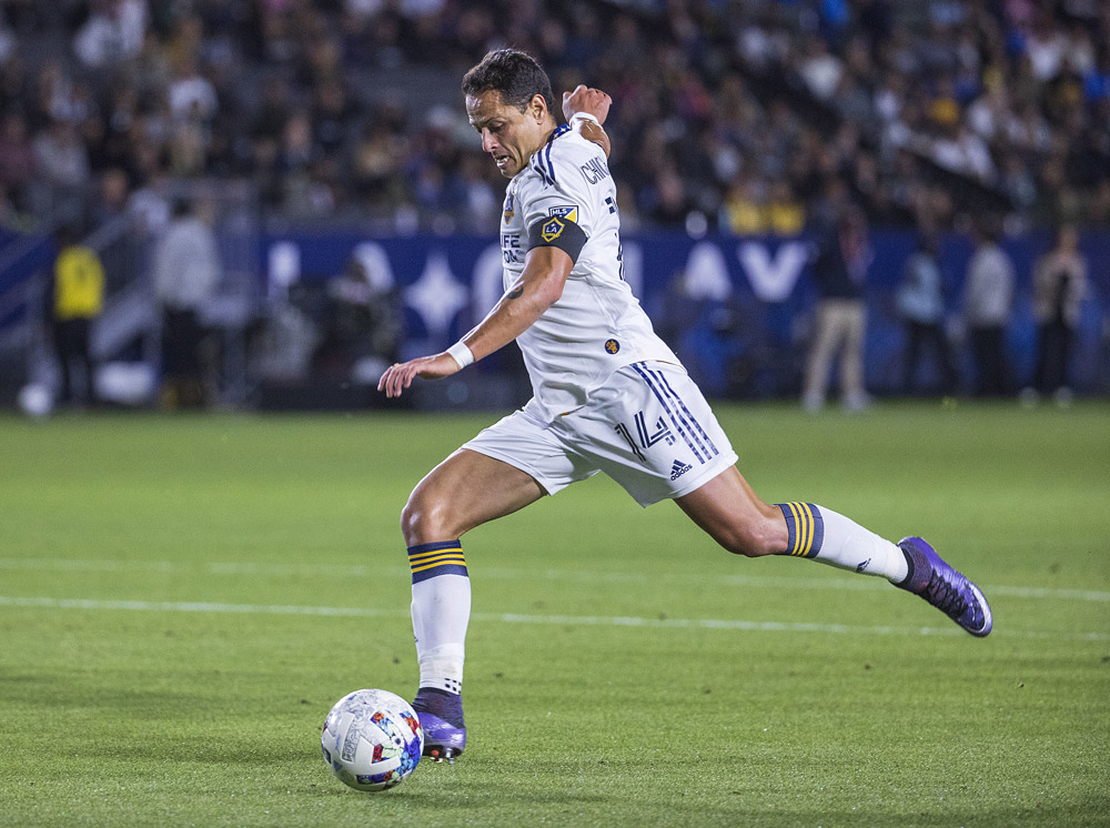 ‘Chicharito’ prolonga su sequía a tres días del derbi copero con LAFC