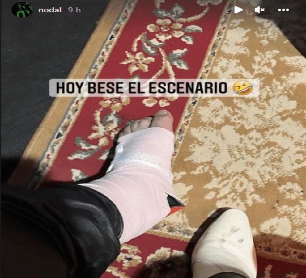 Christian Nodal a punto de hacer un “juangabrielazo”, sufre percance en escenario