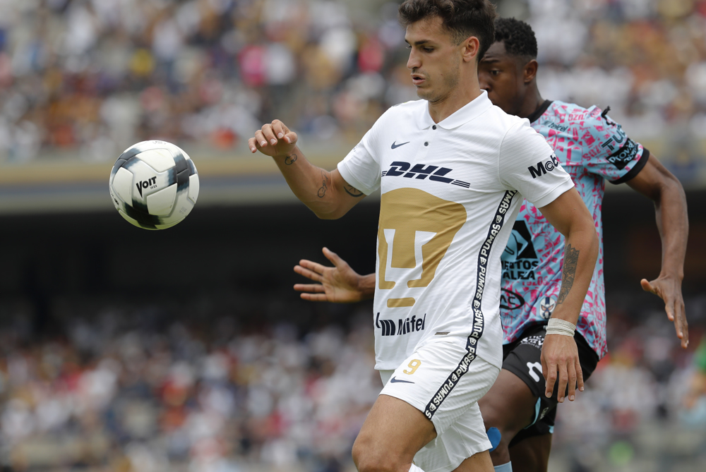El argentino Dinenno marca doblete y Pumas saca cupo a repesca del Clausura