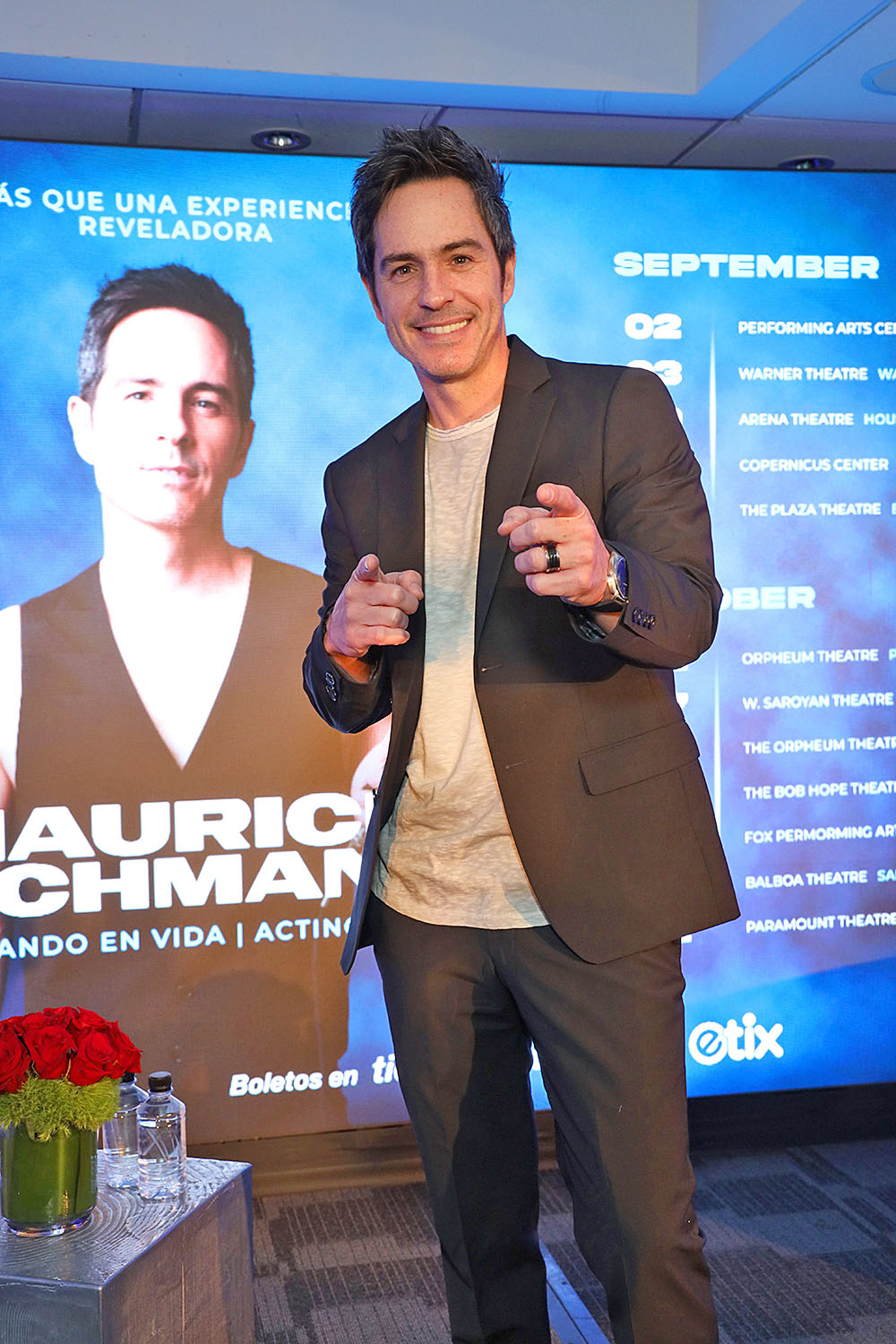 Mauricio Ochmann se lanza de “showman” para tocar corazones con su historia de vida