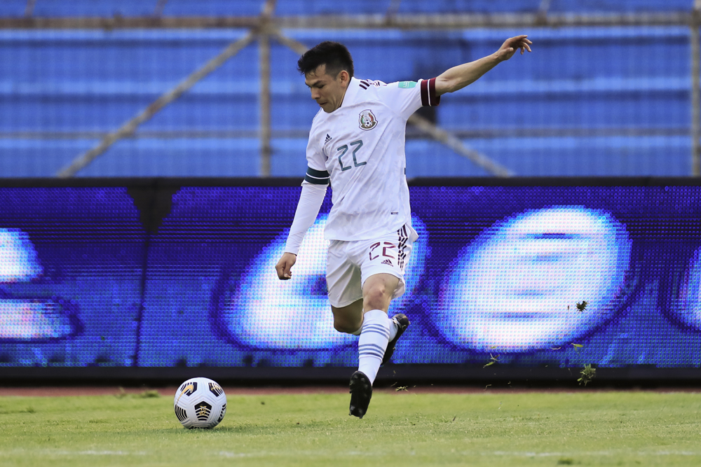 Hirving Lozano, operado en Ciudad de México por una lesión en el hombro derecho