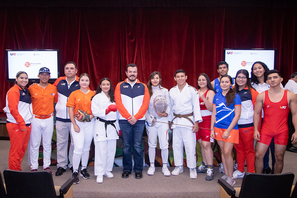 Abandera rector a deportistas de la UAT rumbo a la Universiada 2022