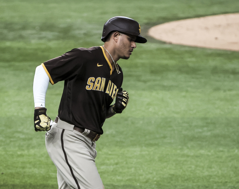 5-4. Machado pega de cuadrangular y Padres superan a Guardianes