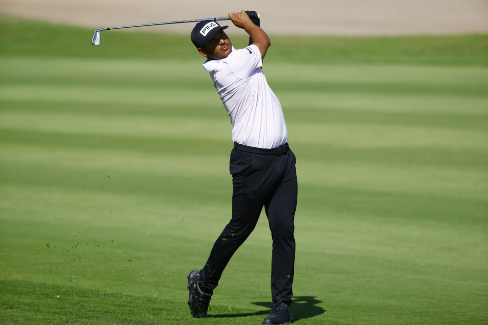 Sebastián Muñoz deslumbra en el AT&T Byron Nelson: líder con -12 y récord