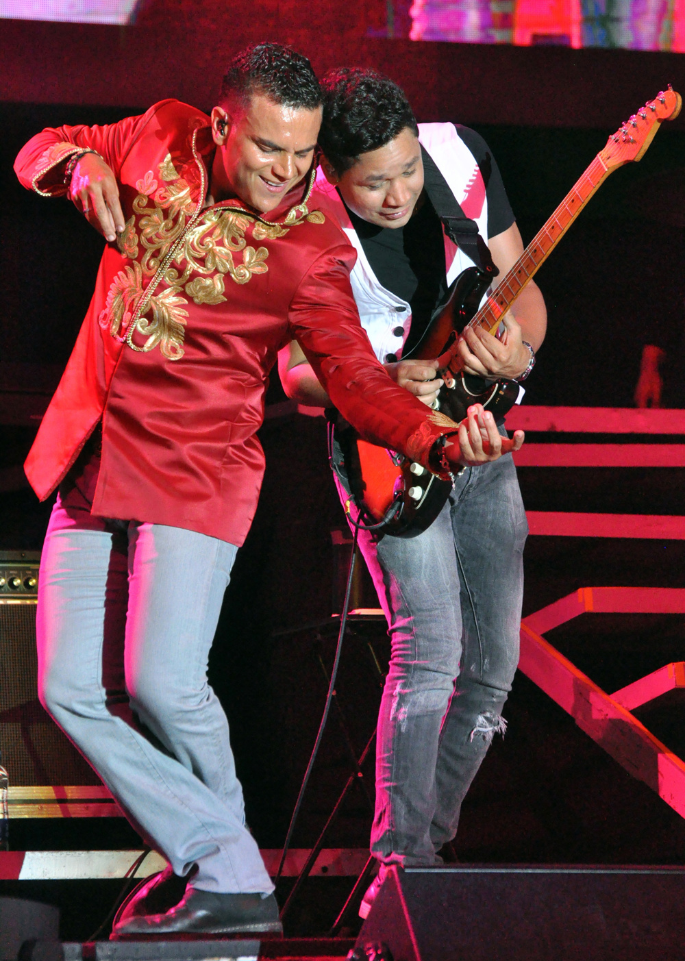 Silvestre Dangond presenta artísticamente a su hijo Monaco con nueva canción