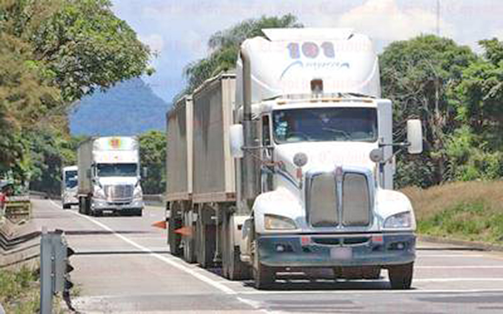 Se buscan camioneros