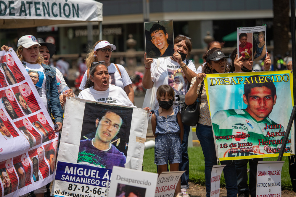 Familias piden dedicar histórica glorieta de Ciudad de México a desparecidos