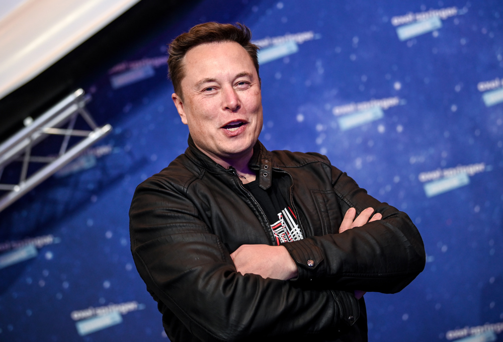 Elon Musk desata la confusión sobre compra de Twitter y provoca su caída