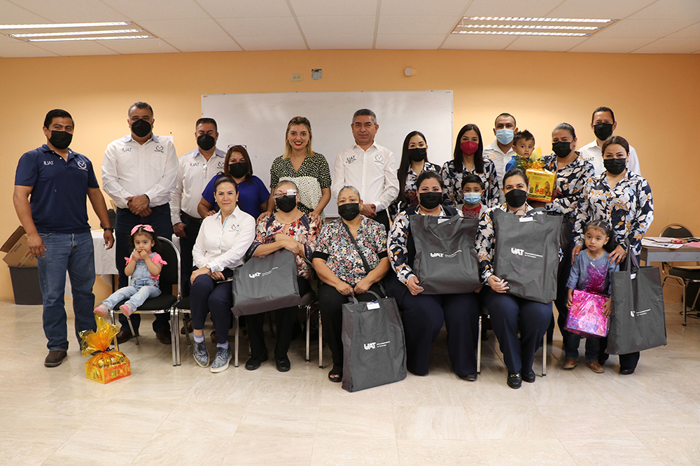 Reconoce UAT a madres trabajadoras universitarias