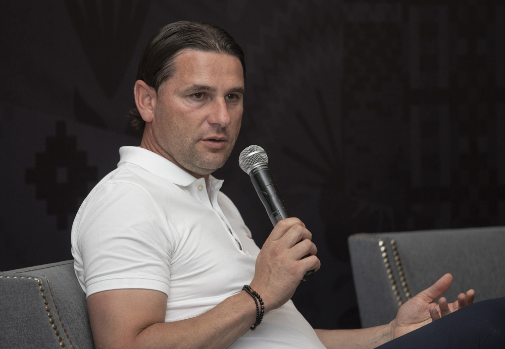 Técnico de Leverkusen cree que a los mexicanos les falta potencia y velocidad