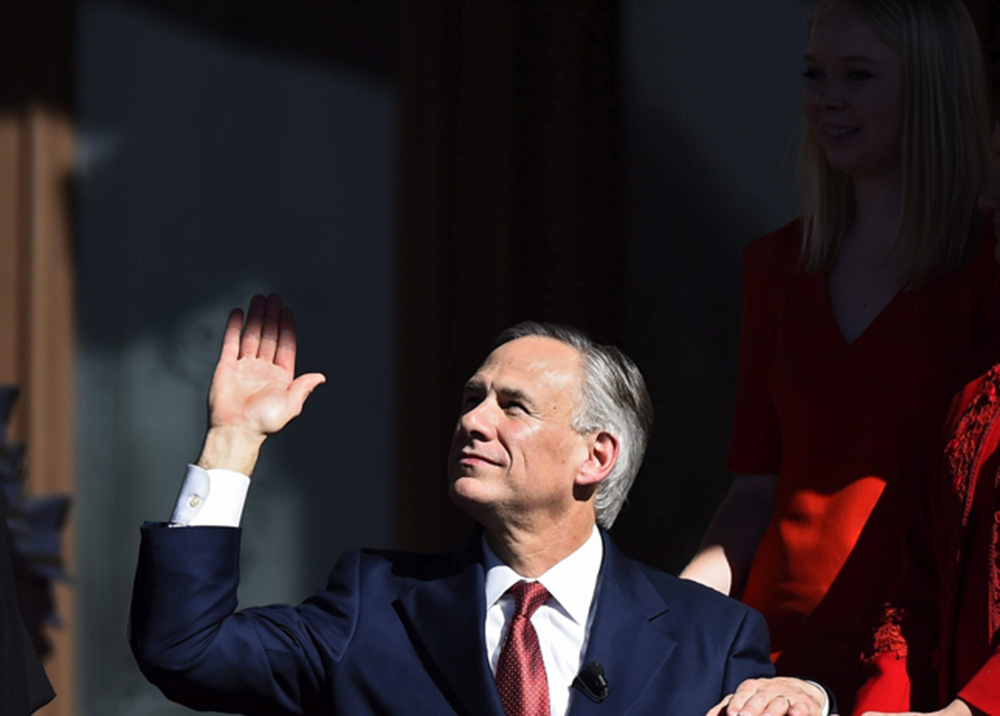 Texas establece más puntos de control de camiones tras muerte de 53 migrantes