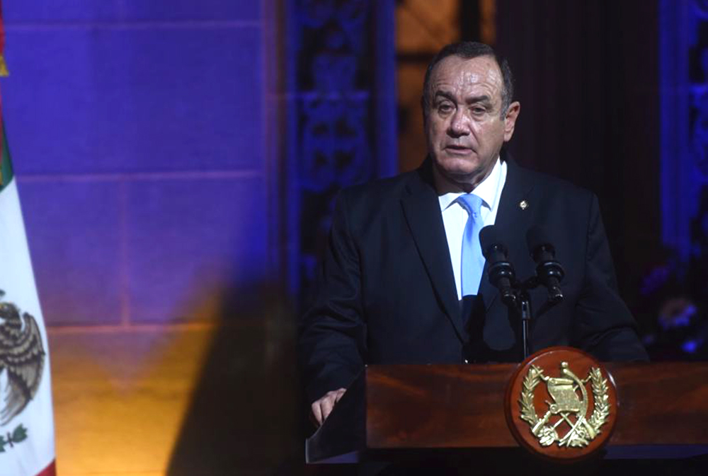 El presidente guatemalteco pide endurecer penas contra el tráfico de personas