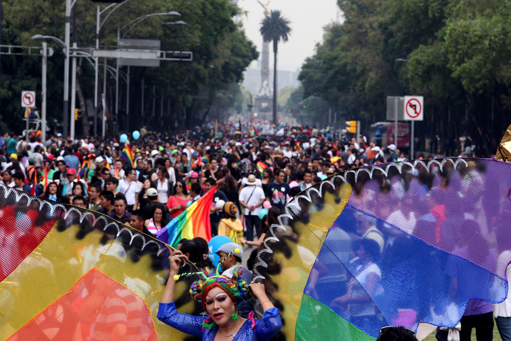 México inicia mes del orgullo LGBT con avances pero con promesas incumplidas