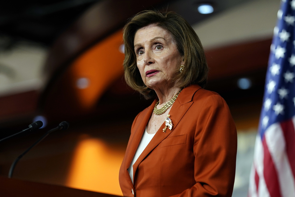 Pelosi califica de “bofetada” para las mujeres el fallo sobre aborto en EEUU