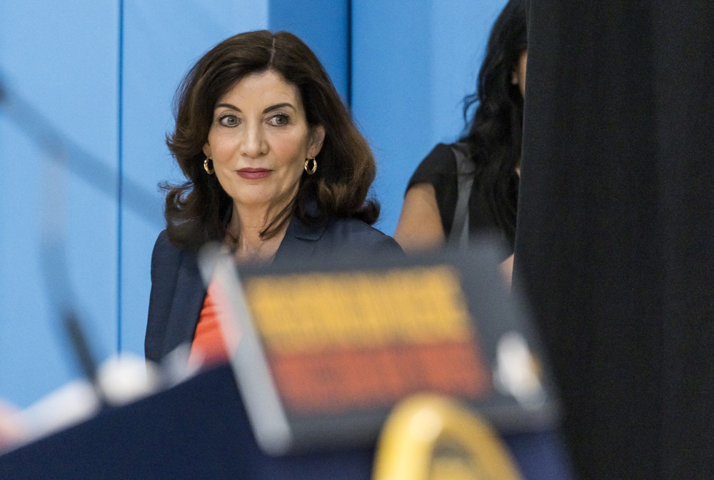 Nueva York permite opción no binaria para postularse a cargos políticos