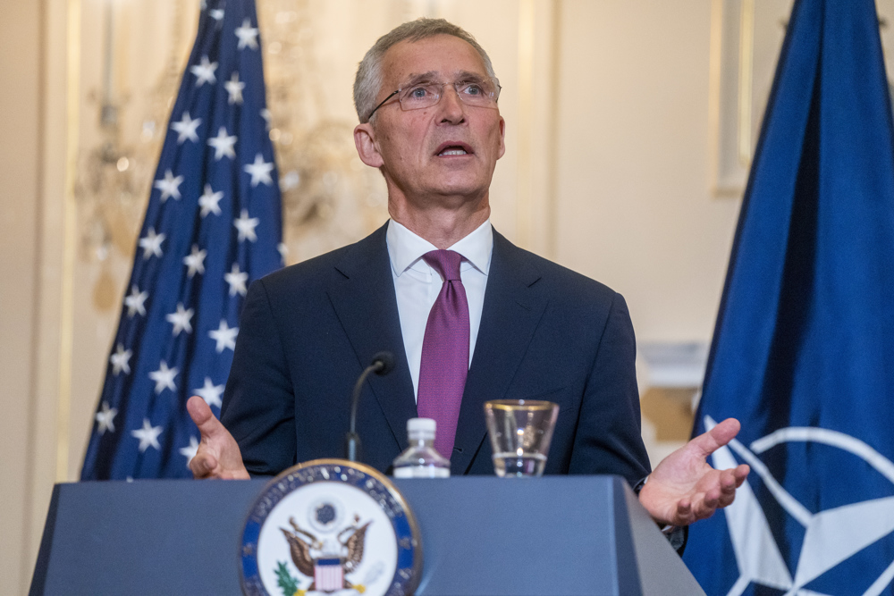 Stoltenberg prevé una guerra larga en Ucrania que sólo acabará negociando