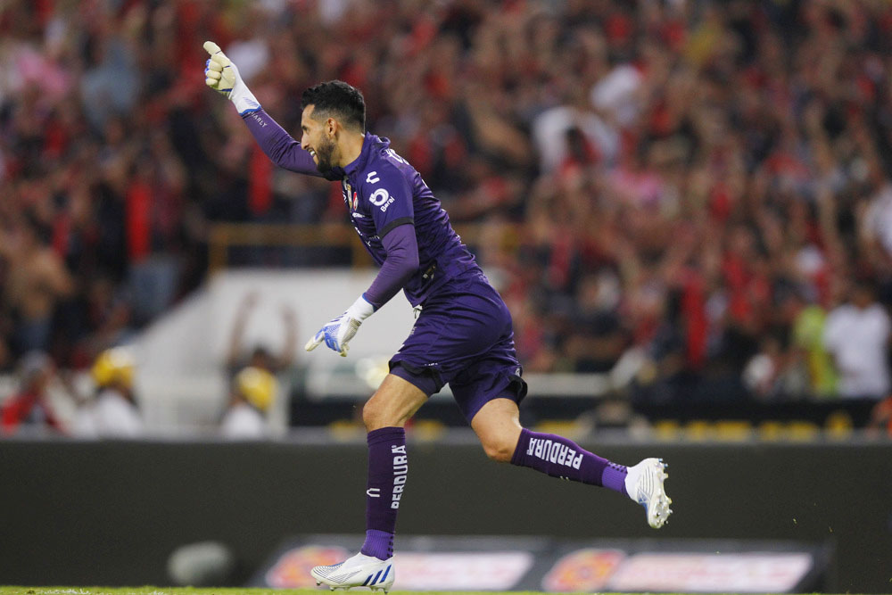 Camilo Vargas y Julián Quiñones lideran la legión de colombianos en México