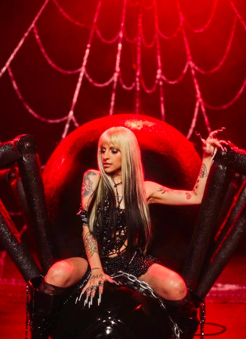 Ella es Cazzu, la joven argentina que ha conquistado a Christian Nodal