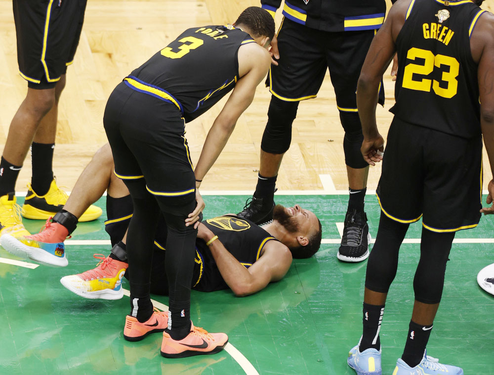 Curry tranquiliza a Warriors tras su lesión: “Estaré listo para el viernes”