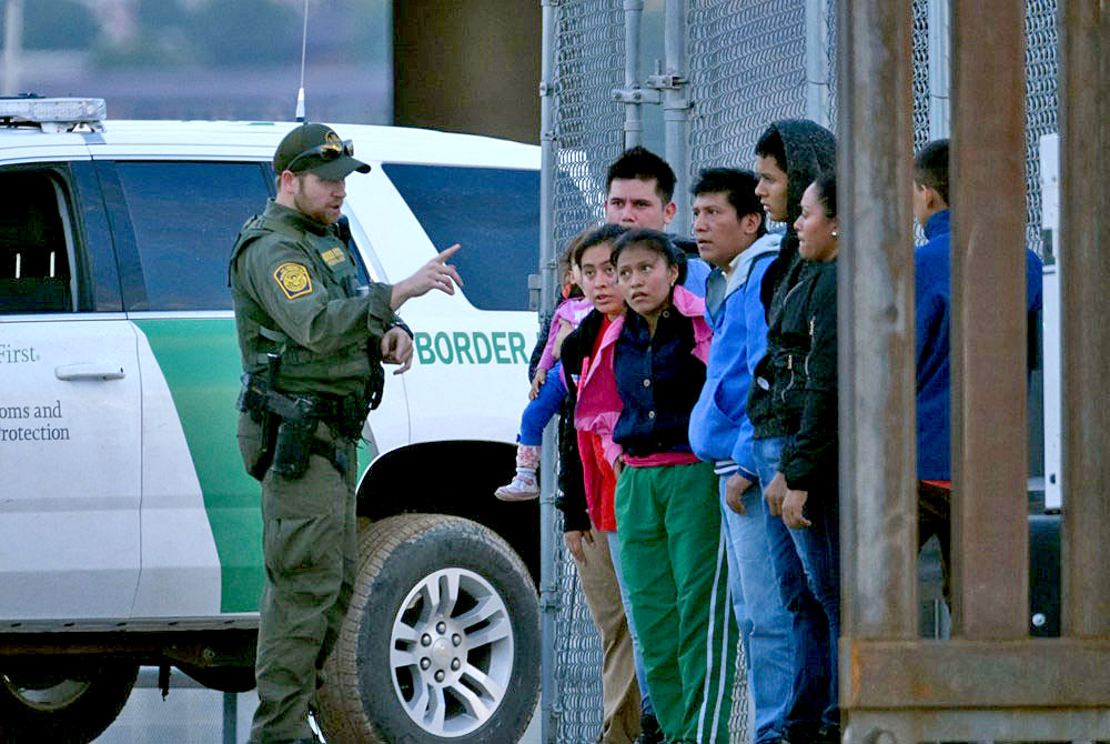 Supremo de EEUU favorece a agentes fronterizos en casos de daños y perjuicios