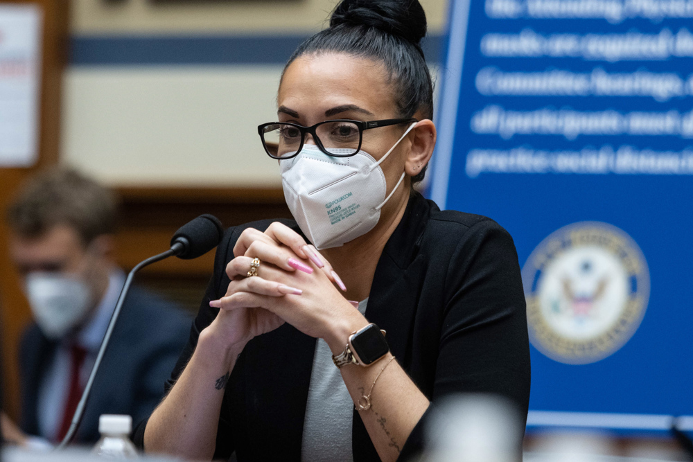 Dueño de Commanders interfirió en acusaciones de acoso que hay en su contra