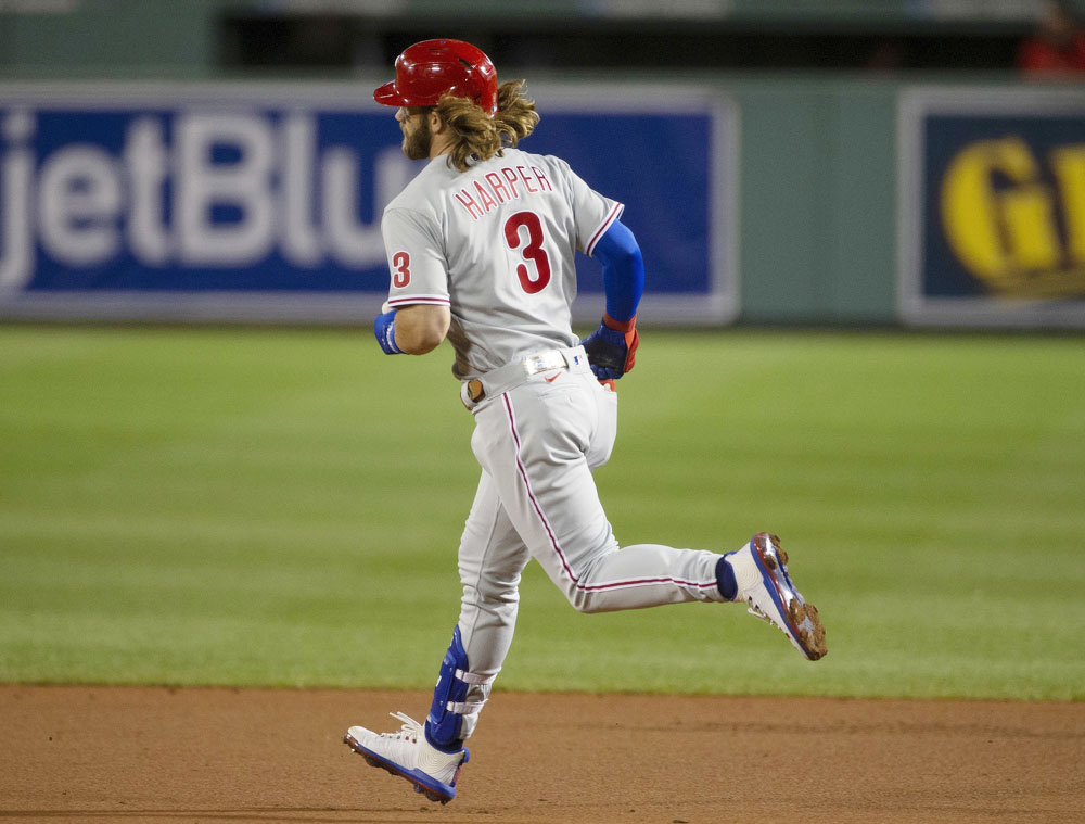 Harper tendrá que someterse a cirugía para corregir una fractura en el dedo