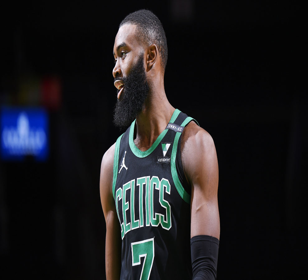 Jaylen Brown anuncia una colaboración con empresa de márketing de Kanye West