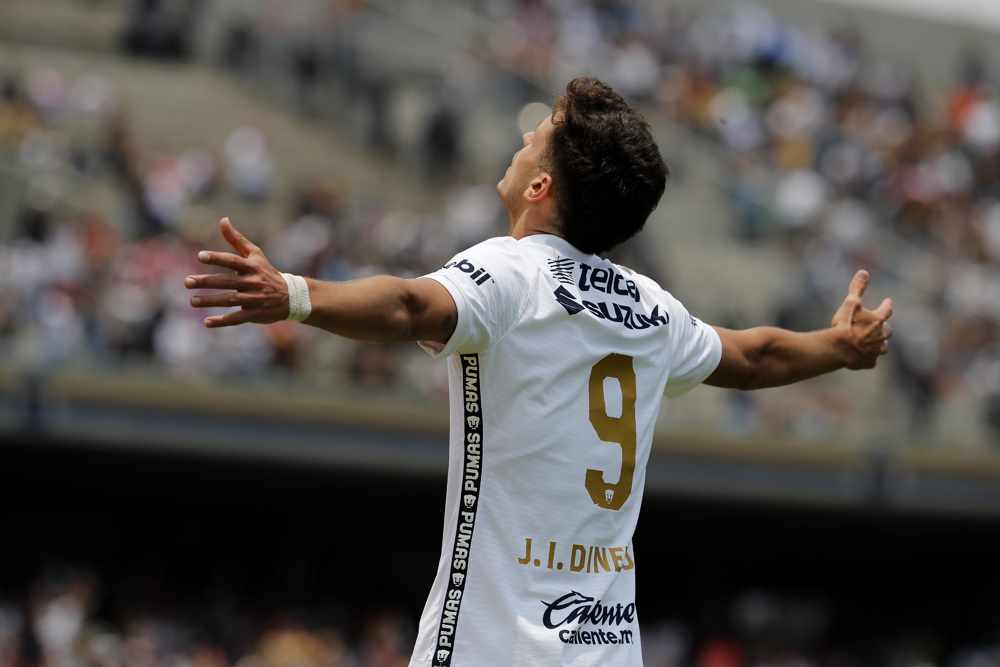 El argentino Juan Dinenno asegura que los Pumas le han hecho reír y llorar