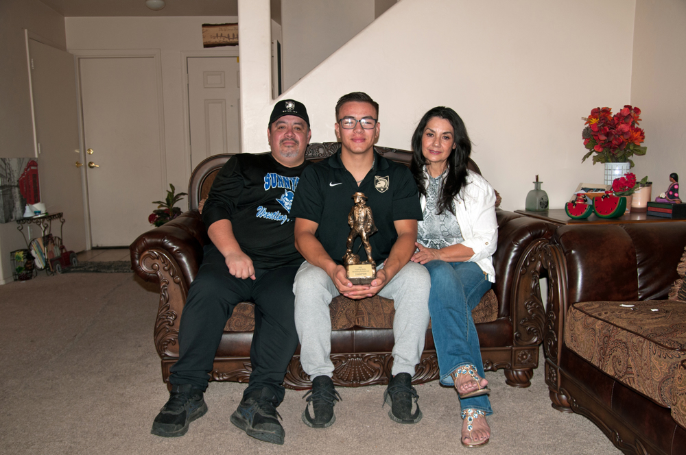 La lucha libre abre las puertas de la academia militar West Point a latino