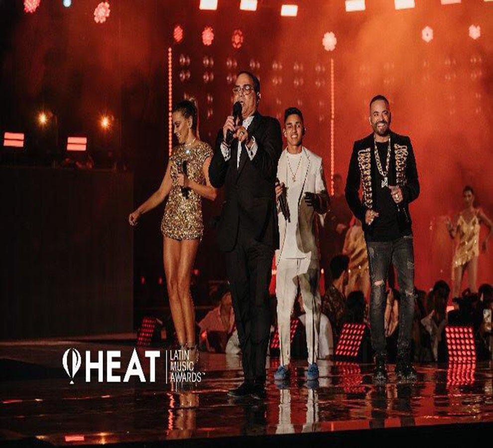 Nacho rinde tributo a Gilberto Santa Rosa en Premios Heat