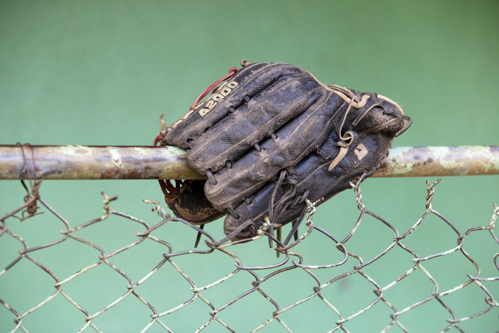 Dos peloteros cubanos abandonan el equipo nacional en un viaje a México
