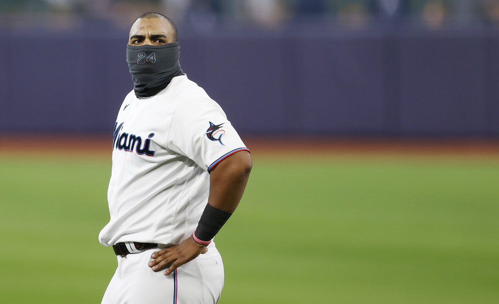 Reynolds abre la fiesta con 3 jonrones y Alcántara la cierra en el montículo