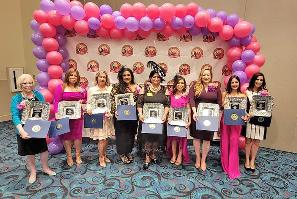 Homenaje a mujeres distinguidas