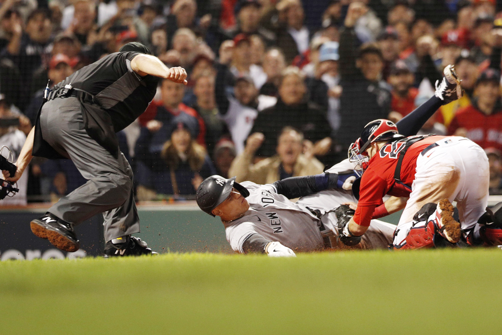 Yanquis y Astros regalan una exhibición de fuegos artificiales en el Bronx