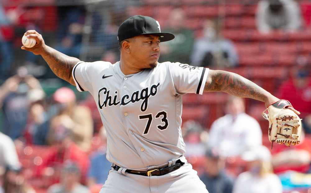 El receptor dominicano Yermín Mercedes sale de la lista de los Medias Blancas