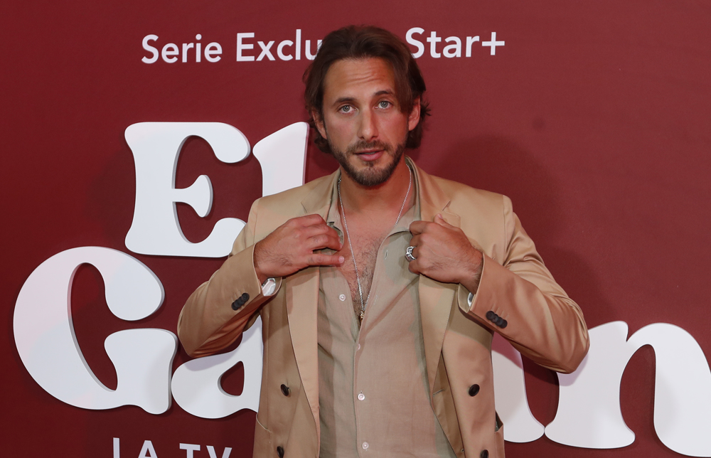 Actores mexicanos se burlan de las telenovelas en la nueva serie “El Galán”