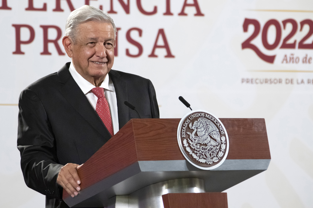 López Obrador justifica despliegue militar ante avance de caravana migrante