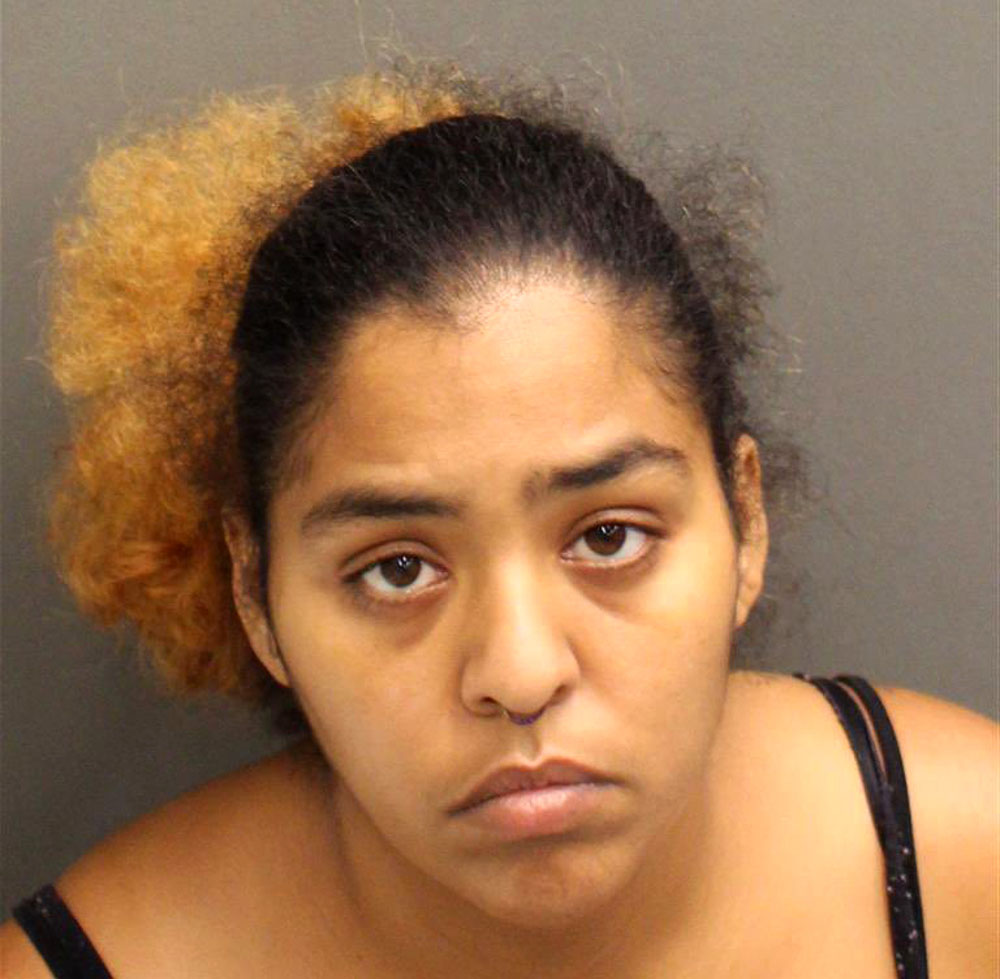 Niño de 2 años mata de un disparo a su padre en EEUU y su madre encara cargos