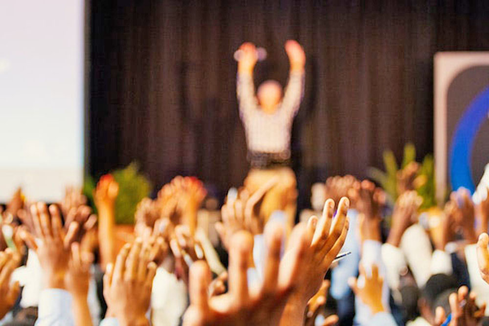 Psicólogos descubren el alcance social de las reuniones masivas