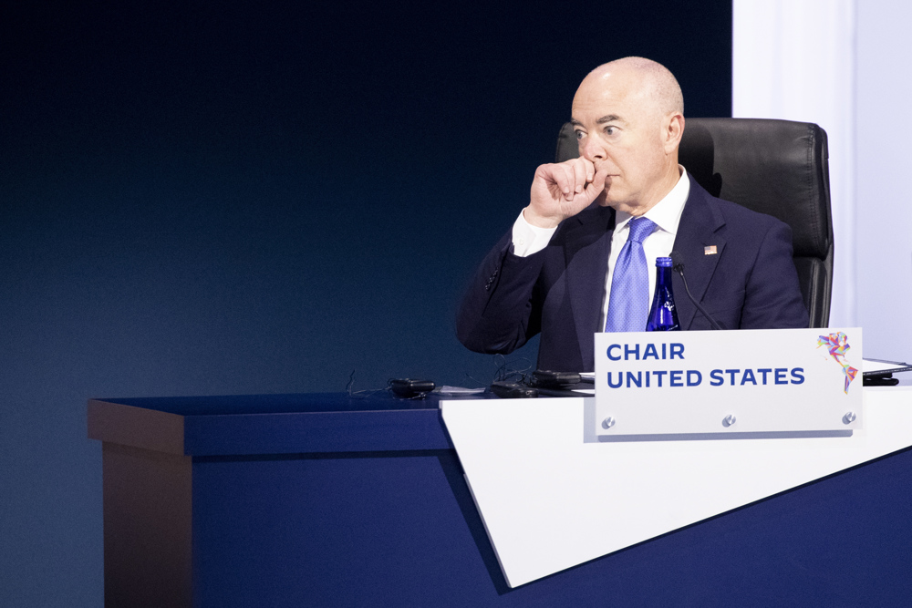 EEUU reparará brechas de barrera fronteriza en sector de cruce de migrantes