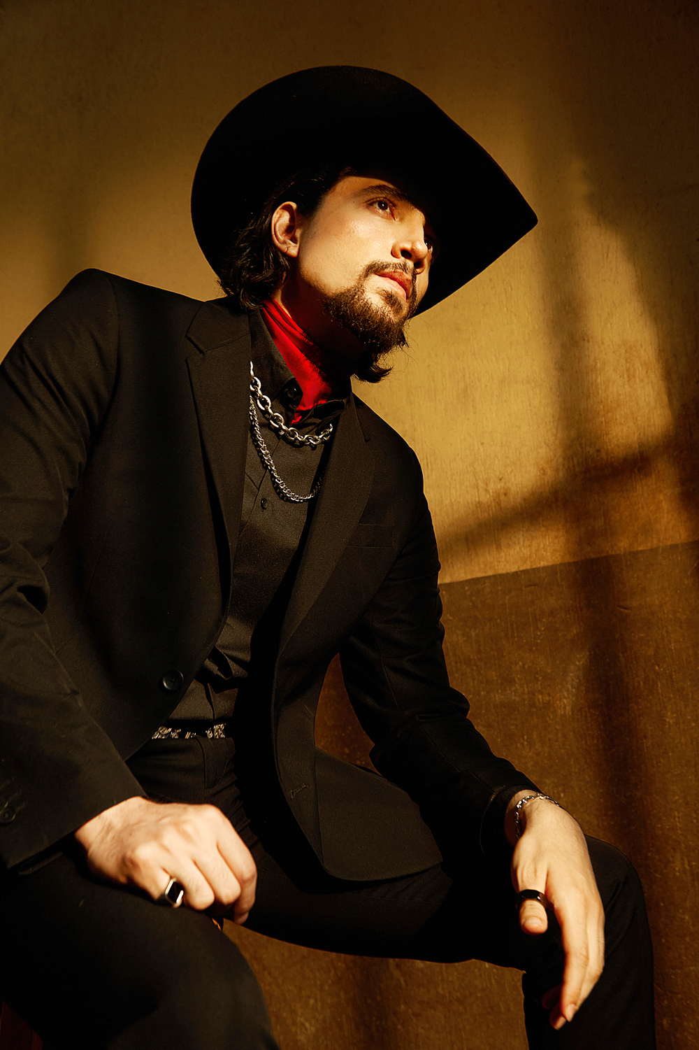 Alex Fernández vive con su hija el duelo de su abuelo Vicente Fernández