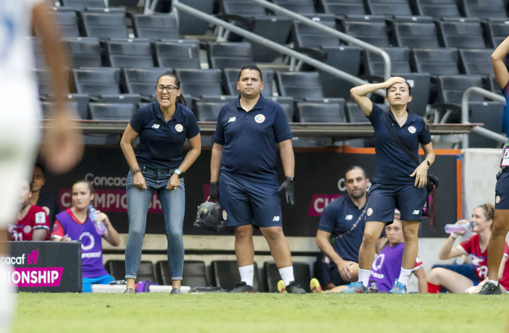 Amelia Valverde asegura que en el vestuario de Costa Rica hay “tensión”