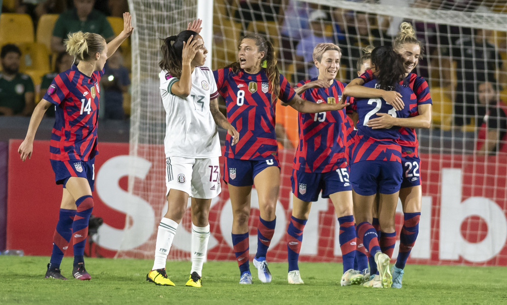 1-0. Estados Unidos vence sobre la hora a México y es líder del grupo A