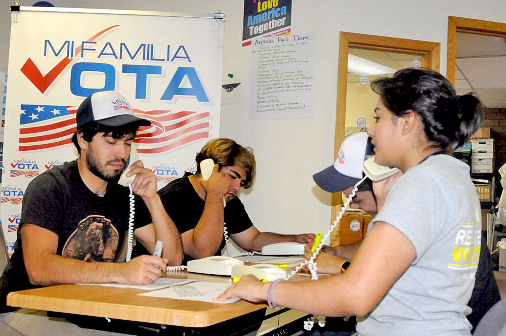 Demócratas enfrentan el desafío de conquistar el voto latino en la frontera