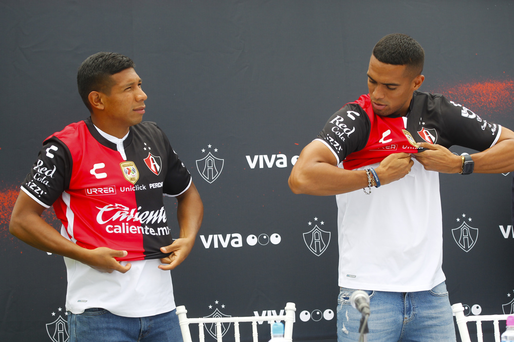 El peruano Flores dice que era imposible rechazar al bicampeón Atlas