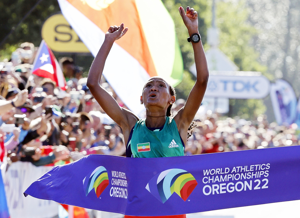 La etíope Gebreslase gana el maratón mundial con récord de los campeonatos