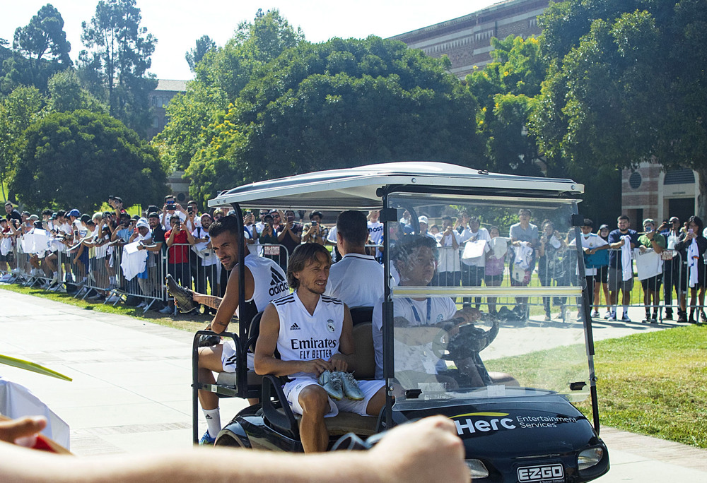 Real Madrid se entrena en Los Ángeles con Benzema incorporado al grupo