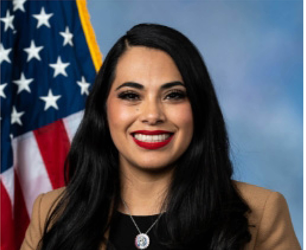 Congresista Flores Votes ‘NO’ en el CHIPS-Plus Act